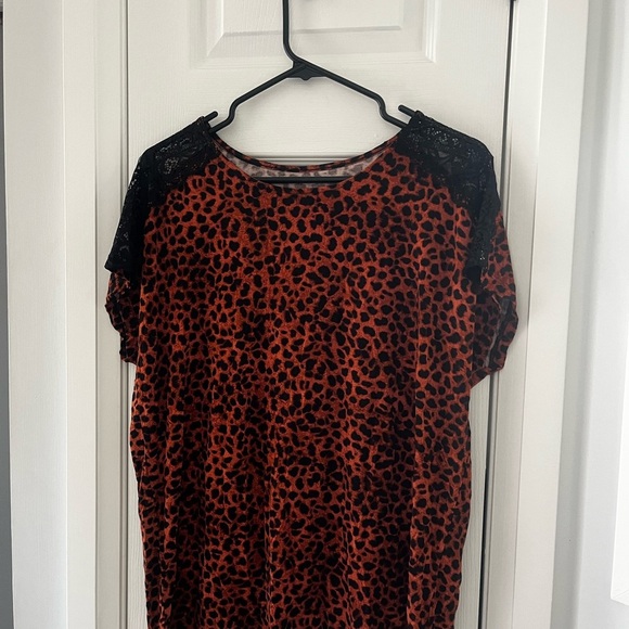 torrid Tops - Torrid  | Super Soft Knit Short Sleeve T Shirt Leopard Print 00 (Large)